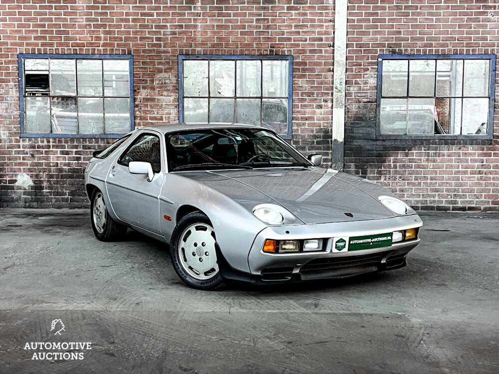 Porsche 928 S 300hp 1987.