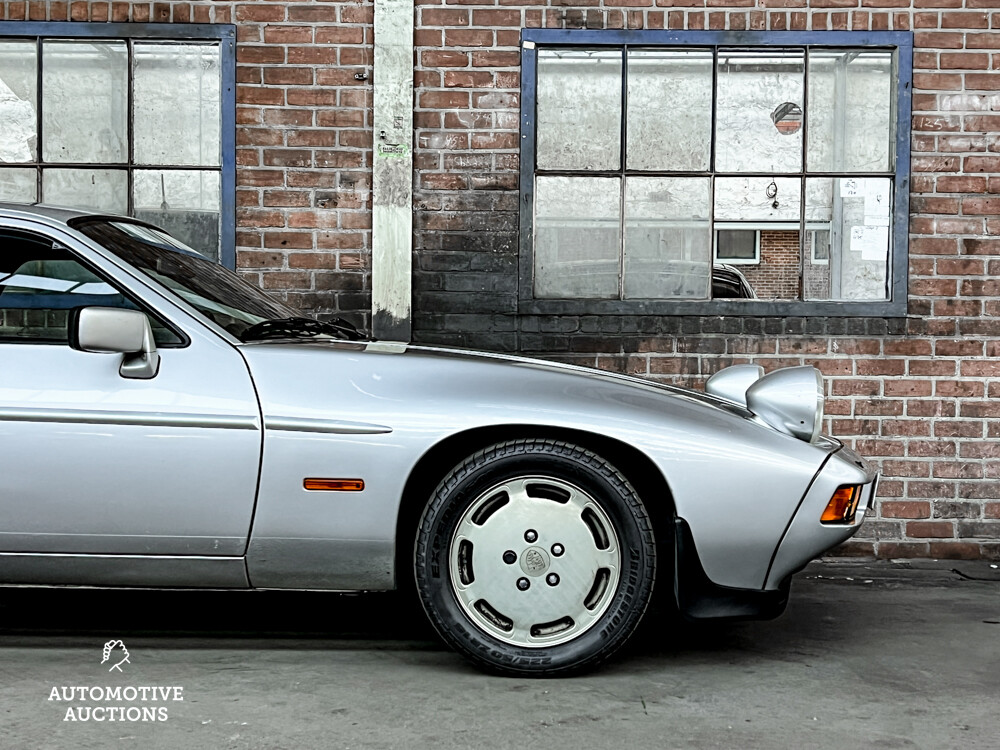 Porsche 928 S 300hp 1987.