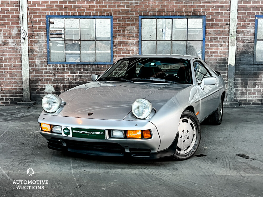Porsche 928 S 300hp 1987.
