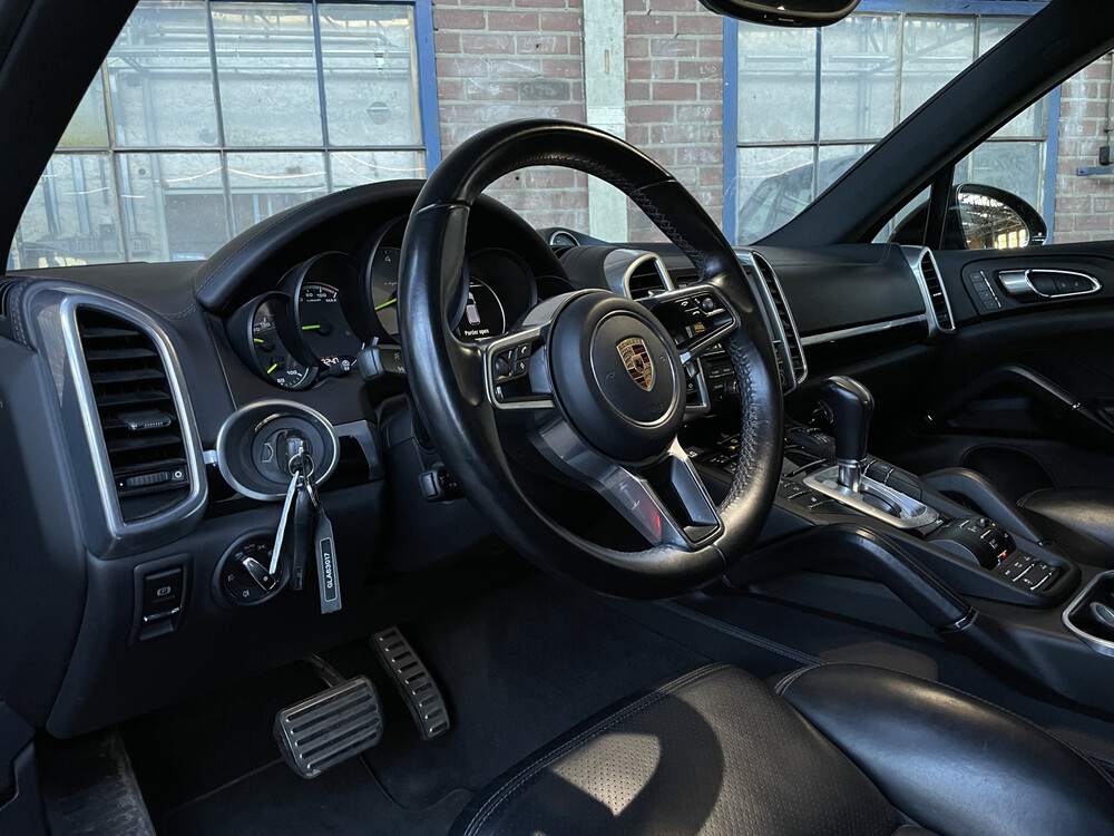 Porsche Cayenne S E-Hybrid 3.0 SportChrono 416pk 2015 -Org. NL-, HN-967-X