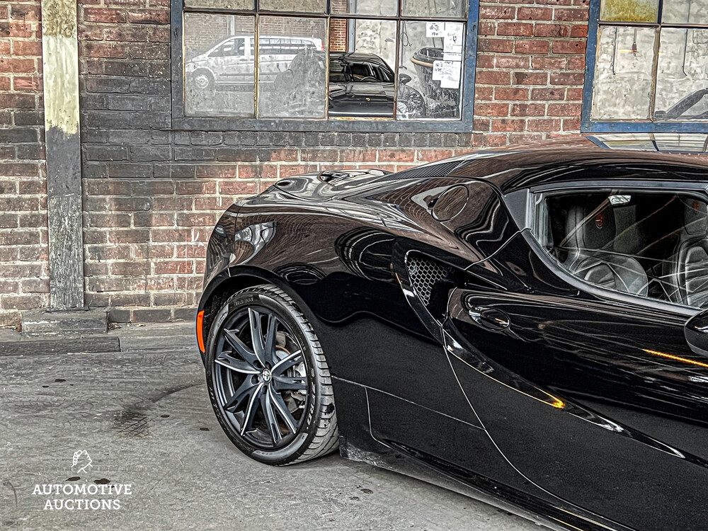 Alfa Romeo 4C 1750TBI CARBON TCT 241pk 2015 -Org. NL-, GJ-487-L