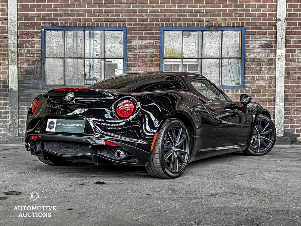 Alfa Romeo 4C 1750TBI CARBON TCT 241pk 2015 -Org. NL-, GJ-487-L