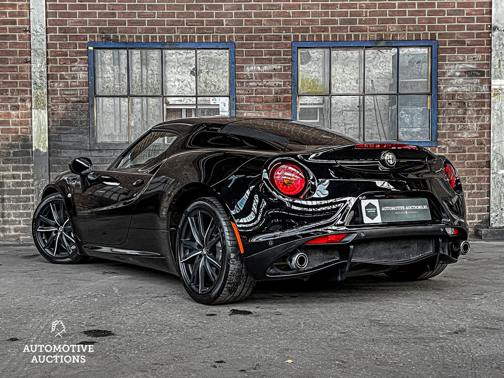 Alfa Romeo 4C 1750TBI CARBON TCT 241pk 2015 -Org. NL-, GJ-487-L