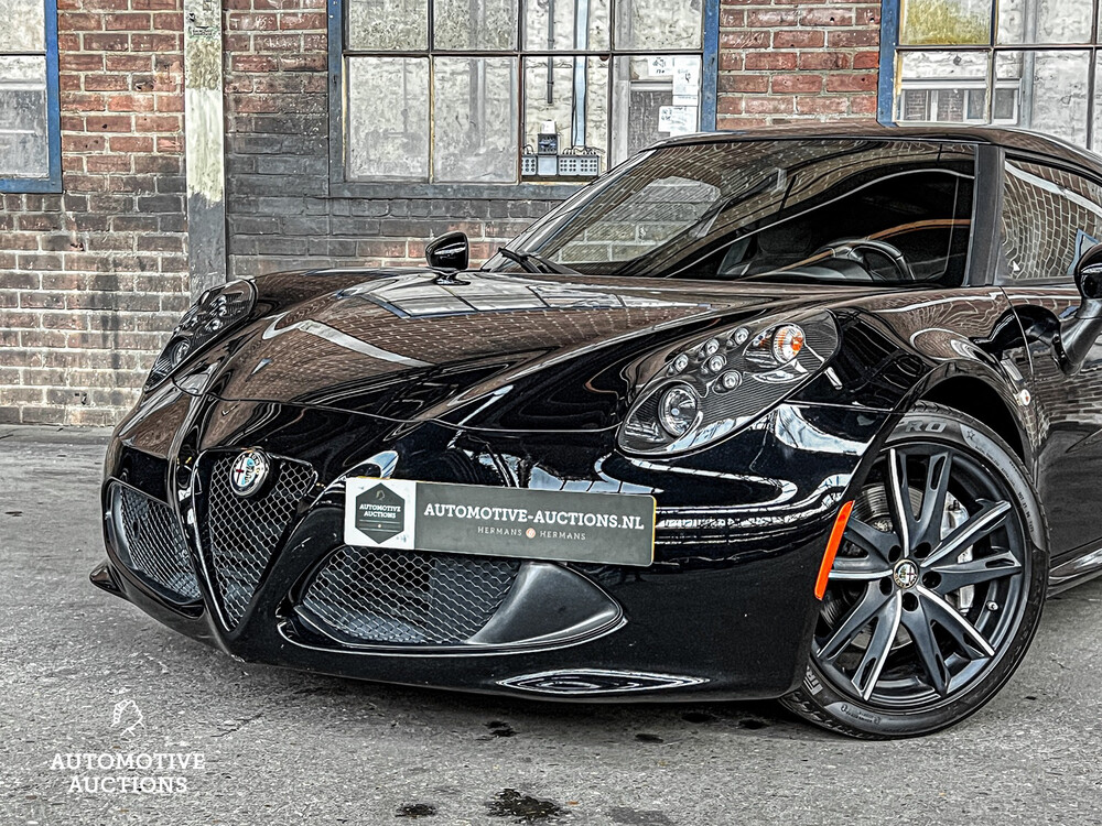 Alfa Romeo 4C 1750TBI CARBON TCT 241pk 2015 -Org. NL-, GJ-487-L