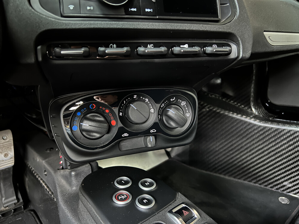 Alfa Romeo 4C 1750TBI CARBON TCT 241pk 2015 -Org. NL-, GJ-487-L