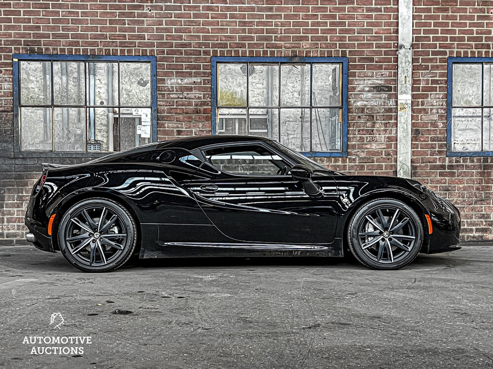 Alfa Romeo 4C 1750TBI CARBON TCT 241pk 2015 -Org. NL-, GJ-487-L