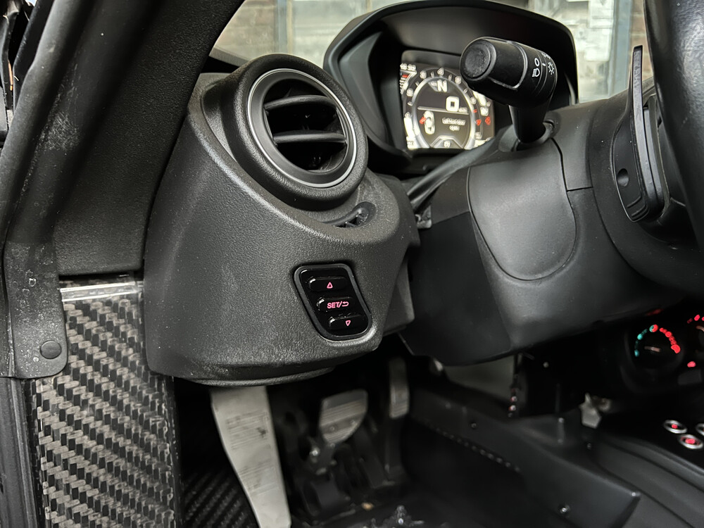 Alfa Romeo 4C 1750TBI CARBON TCT 241pk 2015 -Org. NL-, GJ-487-L