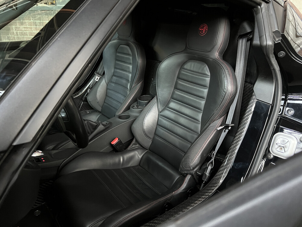 Alfa Romeo 4C 1750TBI CARBON TCT 241pk 2015 -Org. NL-, GJ-487-L