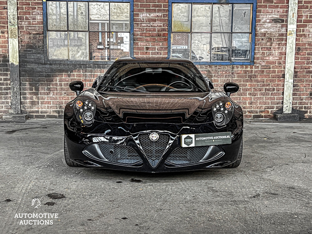 Alfa Romeo 4C 1750TBI CARBON TCT 241pk 2015 -Org. NL-, GJ-487-L