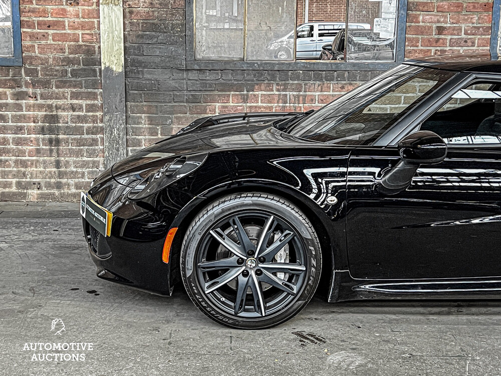 Alfa Romeo 4C 1750TBI CARBON TCT 241pk 2015 -Org. NL-, GJ-487-L