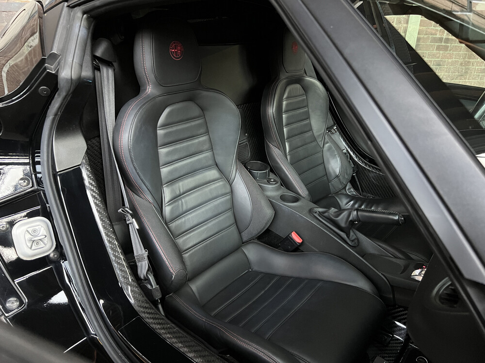 Alfa Romeo 4C 1750TBI CARBON TCT 241pk 2015 -Org. NL-, GJ-487-L