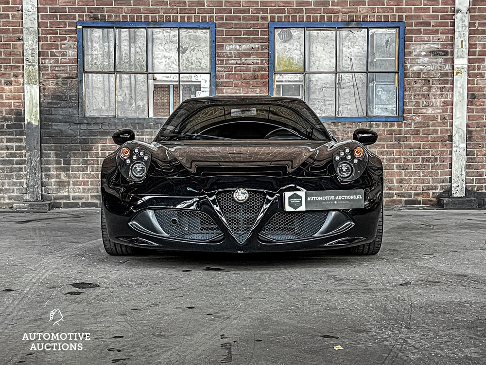 Alfa Romeo 4C 1750TBI CARBON TCT 241pk 2015 -Org. NL-, GJ-487-L