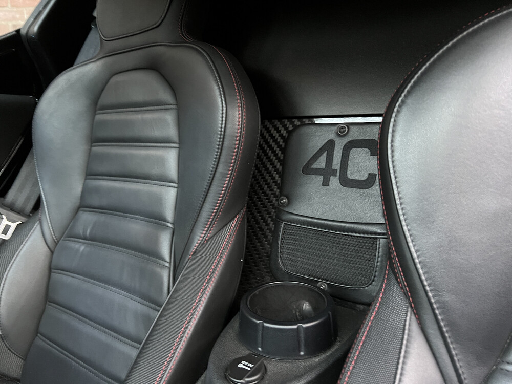 Alfa Romeo 4C 1750TBI CARBON TCT 241pk 2015 -Org. NL-, GJ-487-L