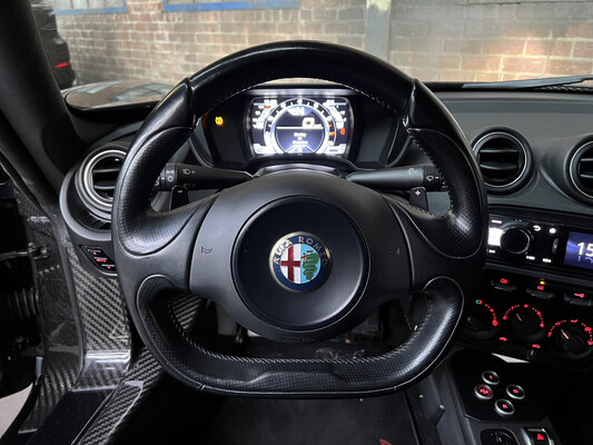 Alfa Romeo 4C 1750TBI CARBON TCT 241pk 2015 -Org. NL-, GJ-487-L