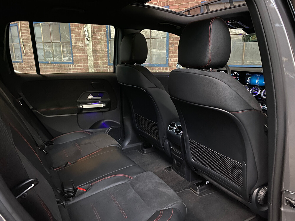 Mercedes-Benz EQB300 4Matic AMG-line 2022 -Garantie-