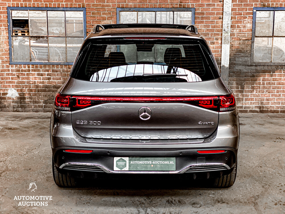 Mercedes-Benz EQB300 4Matic AMG-line 2022 -Garantie-
