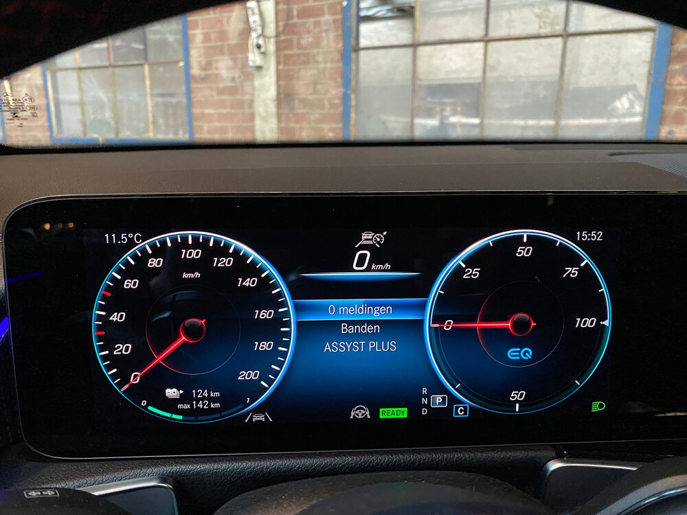 Mercedes-Benz EQB300 4Matic AMG-line 2022 -Garantie-