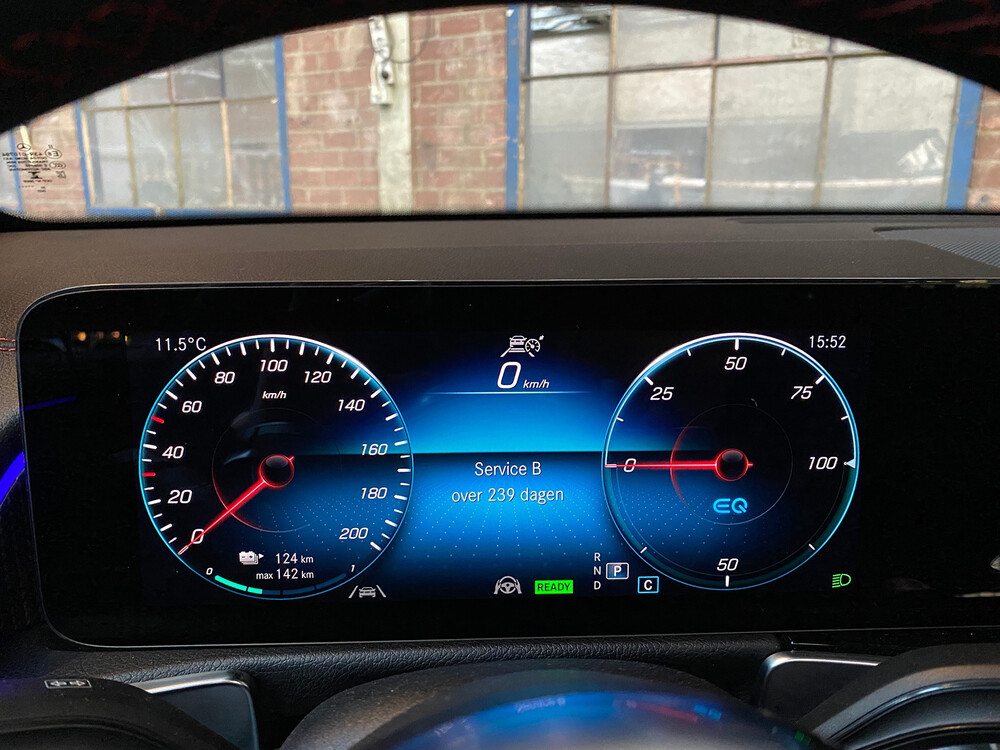 Mercedes-Benz EQB300 4Matic AMG-line 2022 -Garantie-