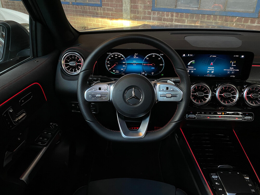 Mercedes-Benz EQB300 4Matic AMG-line 2022 -Garantie-