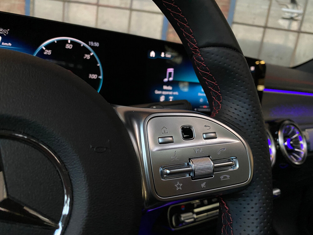 Mercedes-Benz EQB300 4Matic AMG-line 2022 -Garantie-