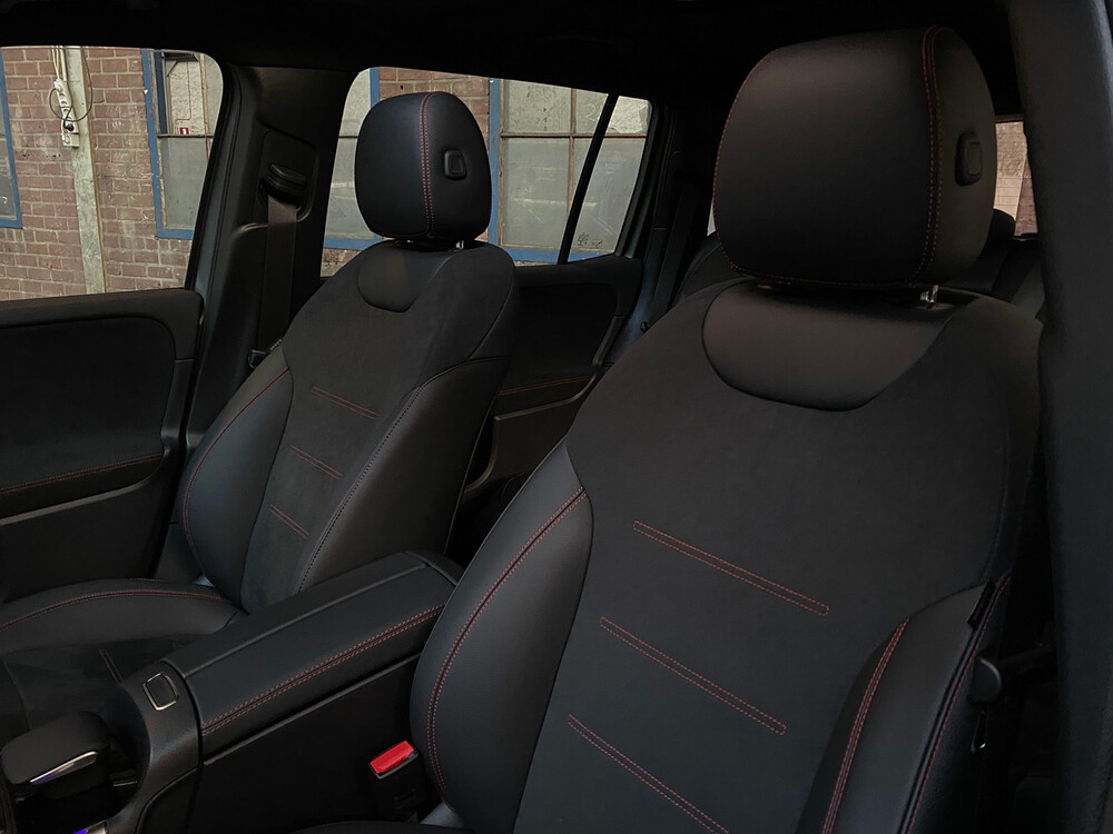 Mercedes-Benz EQB300 4Matic AMG-line 2022 -Garantie-