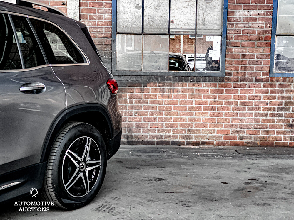 Mercedes-Benz EQB300 4Matic AMG-line 2022 -Garantie-