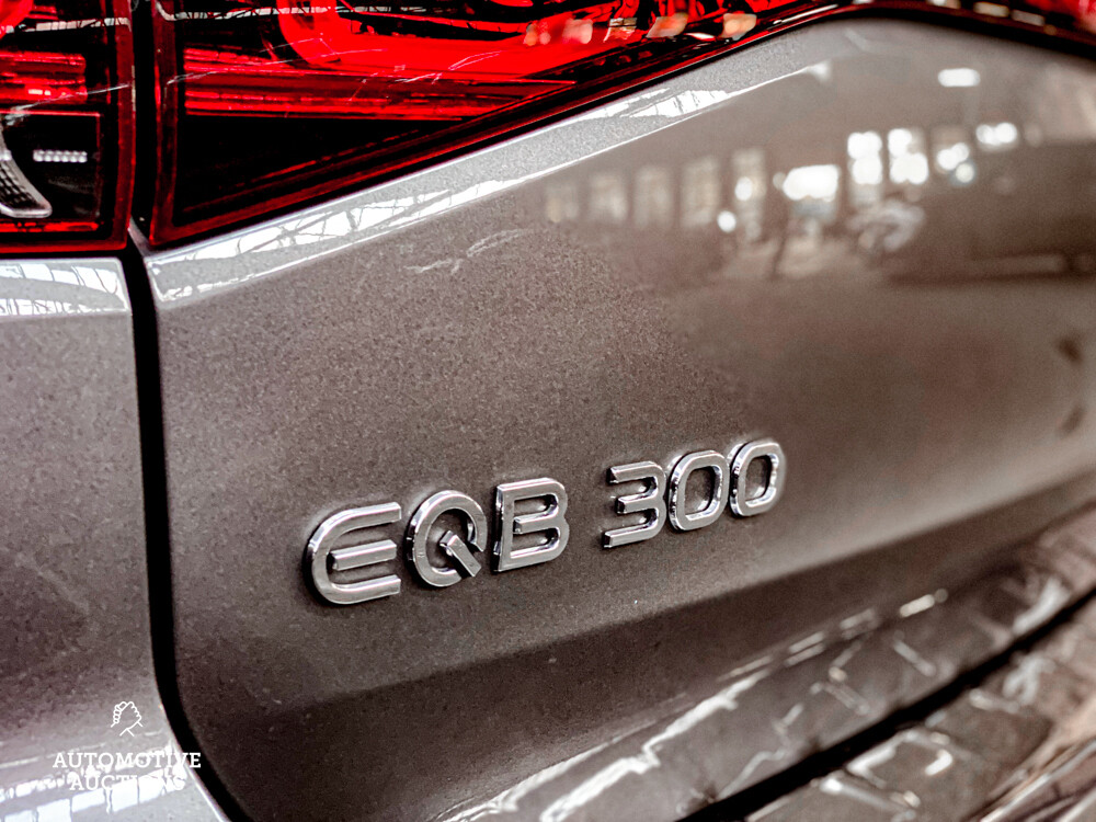 Mercedes-Benz EQB300 4Matic AMG-line 2022 -Garantie-