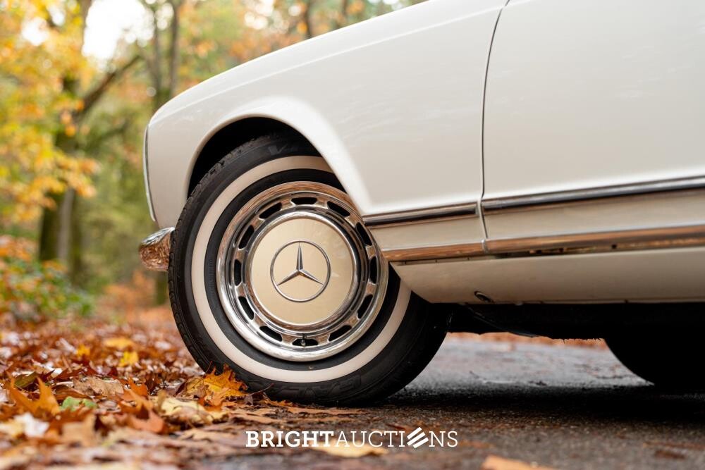 Mercedes-Benz 280 SL Pagode – Handgeschakeld – EU-uitvoering – 2.8 liter zes-in-lijn. 