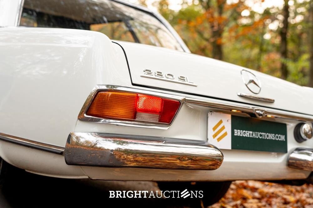 Mercedes-Benz 280 SL Pagode – Handgeschakeld – EU-uitvoering – 2.8 liter zes-in-lijn. 
