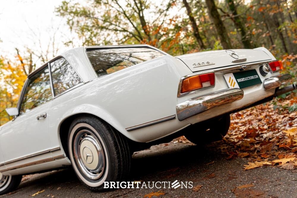 Mercedes-Benz 280 SL Pagode – Handgeschakeld – EU-uitvoering – 2.8 liter zes-in-lijn. 
