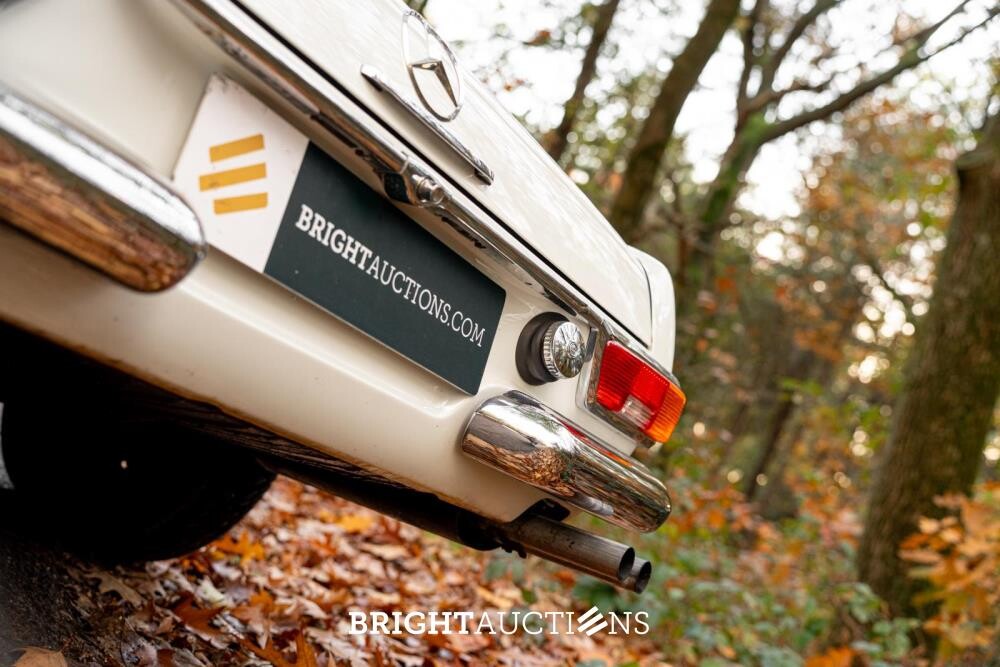 Mercedes-Benz 280 SL Pagode – Handgeschakeld – EU-uitvoering – 2.8 liter zes-in-lijn. 