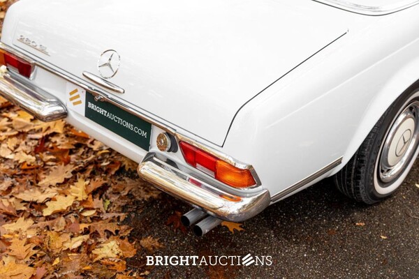 Mercedes-Benz 280 SL Pagode – Handgeschakeld – EU-uitvoering – 2.8 liter zes-in-lijn. 