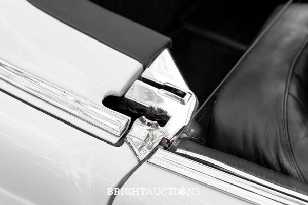 Mercedes-Benz 280 SL Pagode – Handgeschakeld – EU-uitvoering – 2.8 liter zes-in-lijn. 