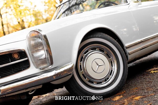 Mercedes-Benz 280 SL Pagode – Handgeschakeld – EU-uitvoering – 2.8 liter zes-in-lijn. 