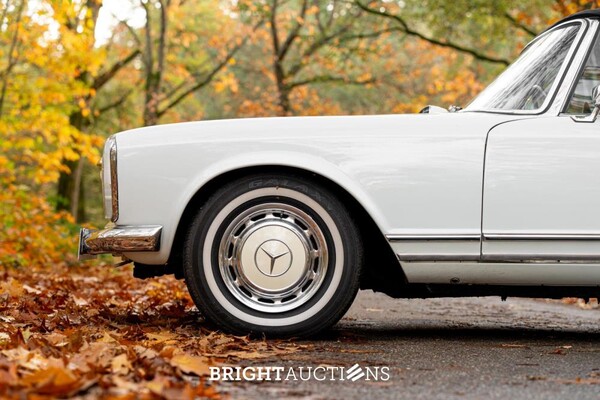 Mercedes-Benz 280 SL Pagode – Handgeschakeld – EU-uitvoering – 2.8 liter zes-in-lijn. 