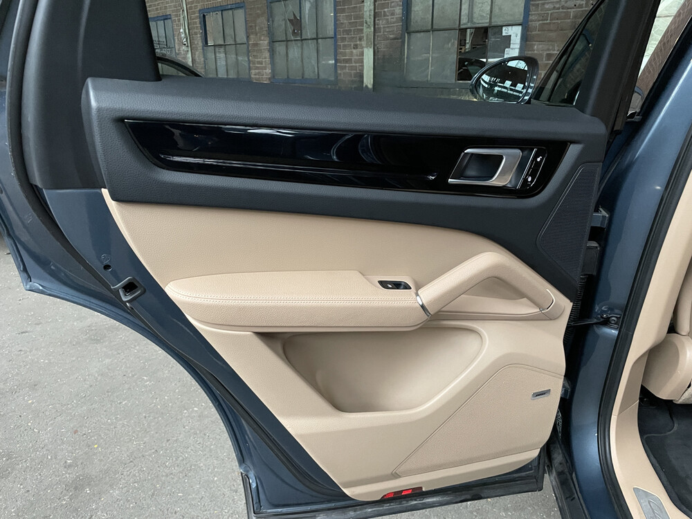 Porsche Cayenne 3.0 V6 340PS 2018 NEUMODELL -Orig. NL-, ST-296-D