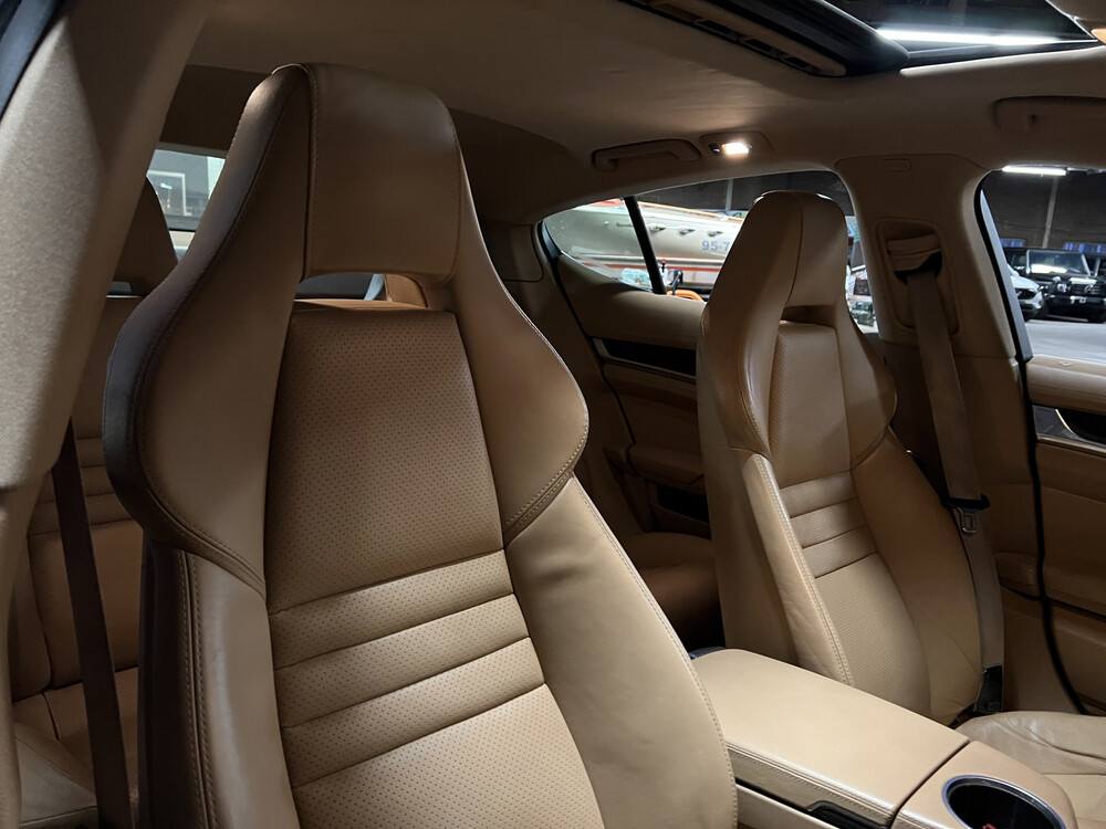 Porsche Panamera 4S 4.8 V8 400PS 2010, R104-RX