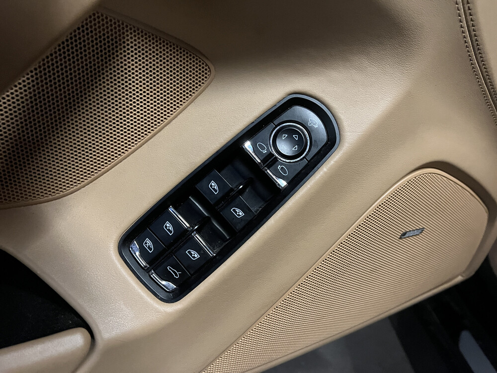 Porsche Panamera 4S 4.8 V8 400PS 2010, R104-RX