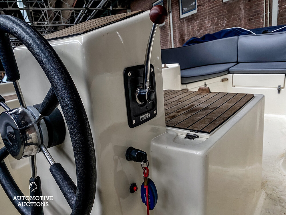 Julia 710 Classic 2011 Sloop