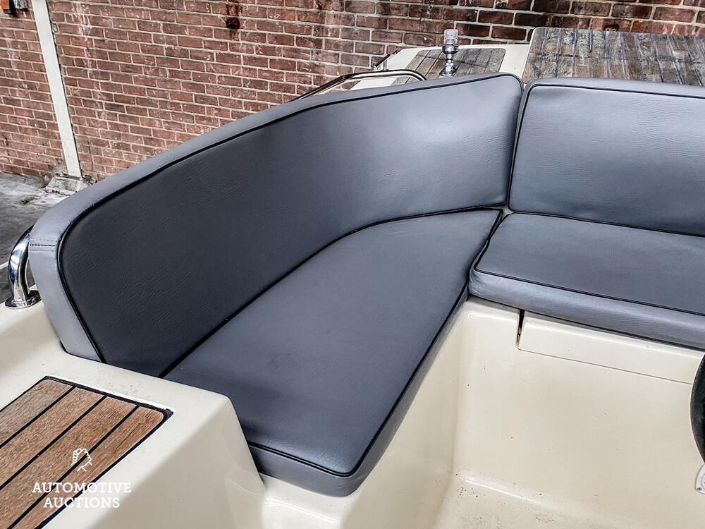 Julia 710 Classic 2011 Sloop