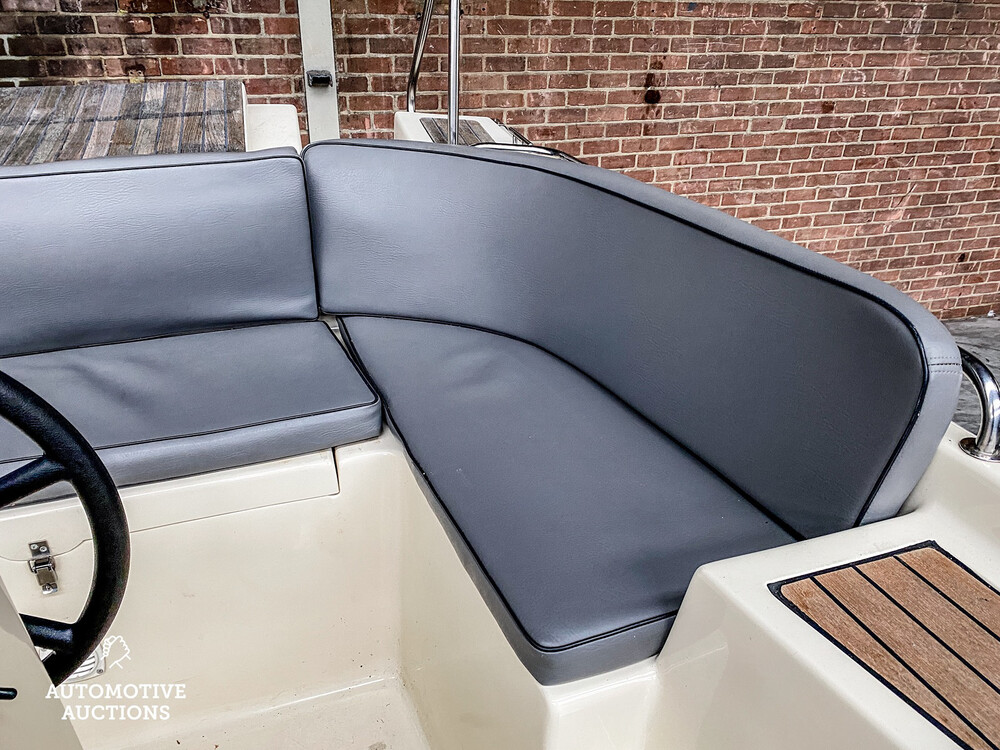 Julia 710 Classic 2011 Sloop