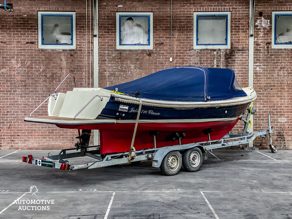 Julia 710 Classic 2011 Sloop