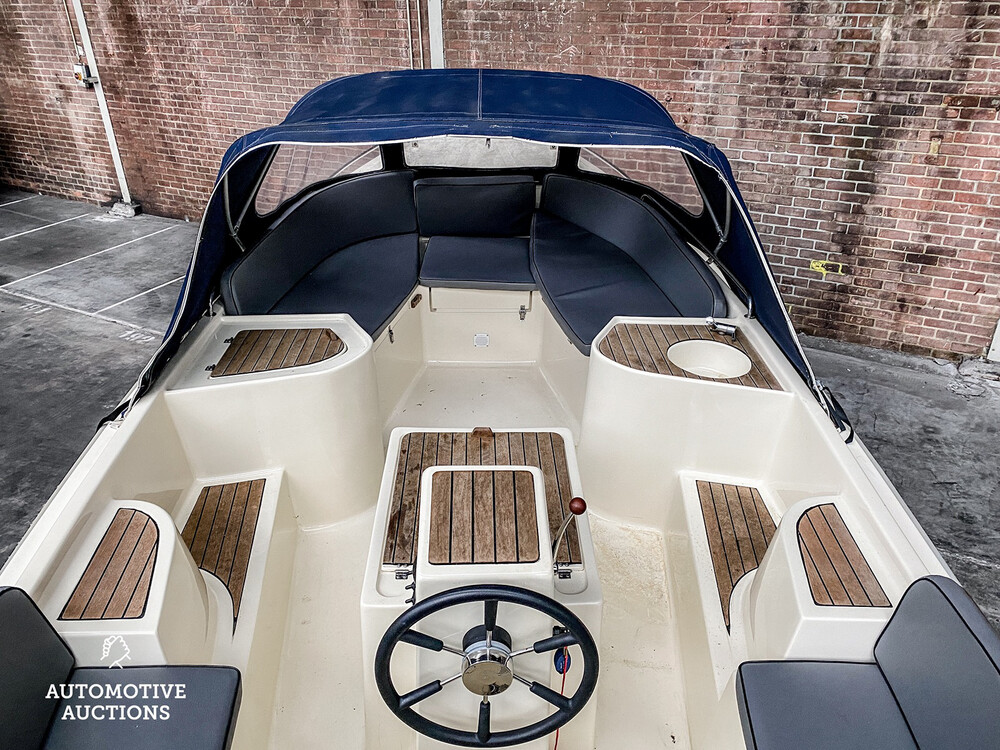 Julia 710 Classic 2011 Sloop