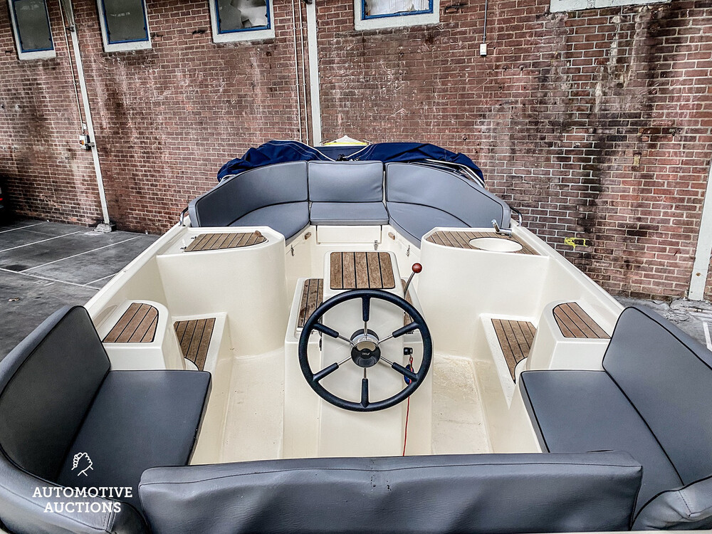 Julia 710 Classic 2011 Sloop