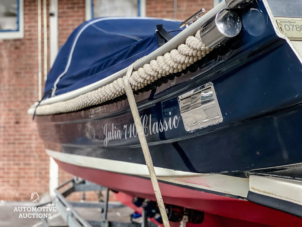 Julia 710 Classic 2011 Sloop