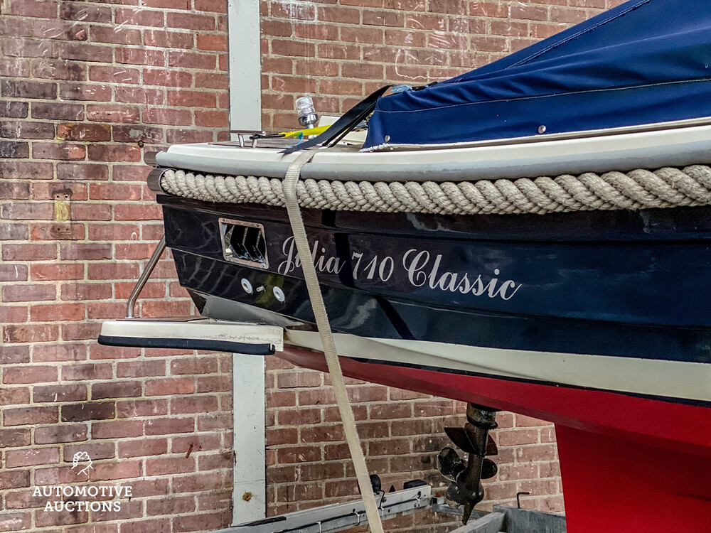 Julia 710 Classic 2011 Sloop
