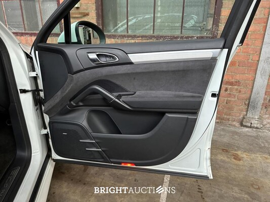 Porsche Cayenne GTS 4.8 V8 420pk 2013