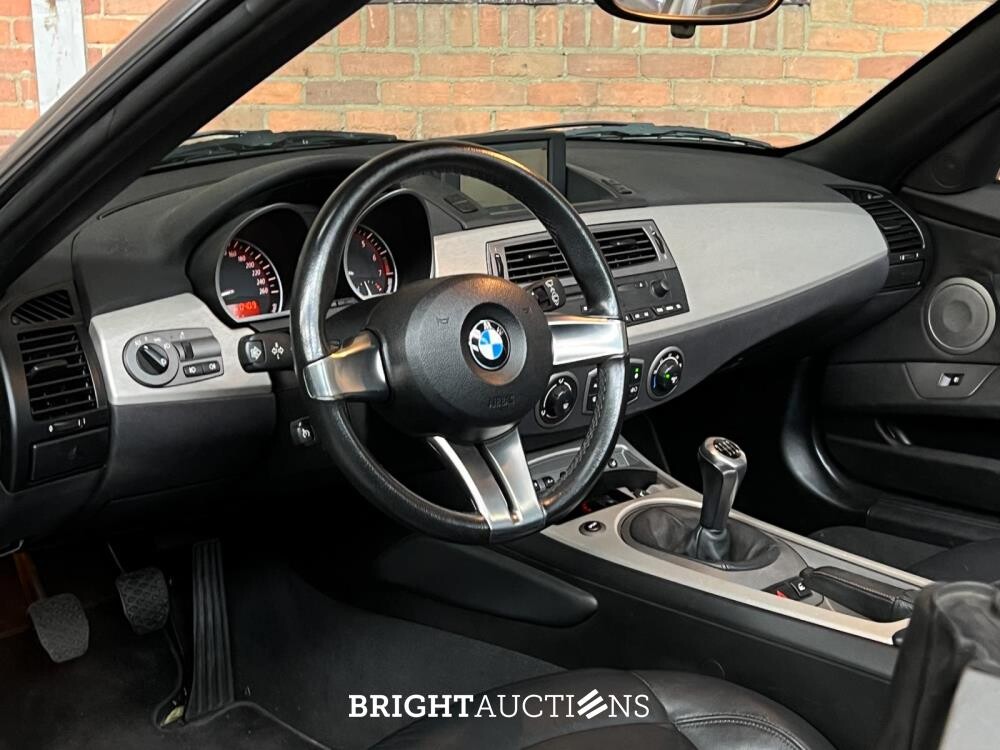 BMW Z4 Roadster 3.0i S 231pk 2004 (Hardtop + Softtop) Origineel-NL, 36-NV-HZ Youngtimer
