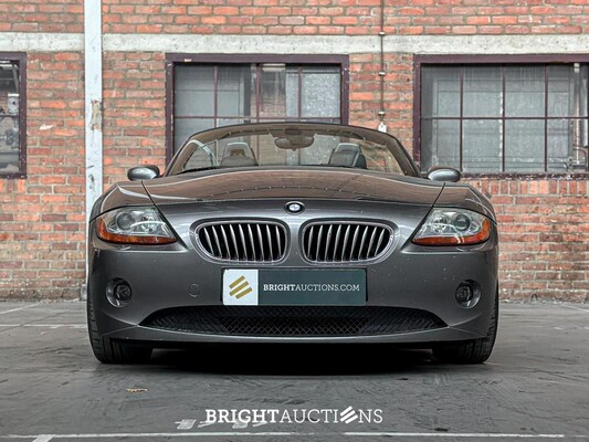 BMW Z4 Roadster 3.0i S 231pk 2004 (Hardtop + Softtop) Origineel-NL, 36-NV-HZ Youngtimer

