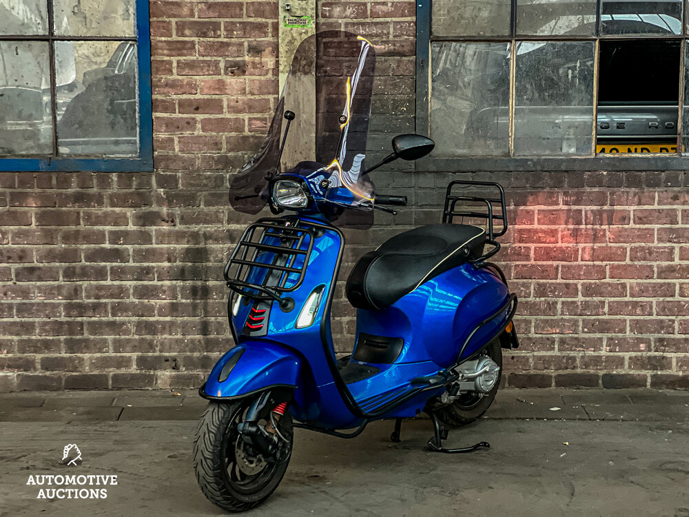 Piaggio Vespa Sprint 25km 2015, F-388-ZD -Full option-